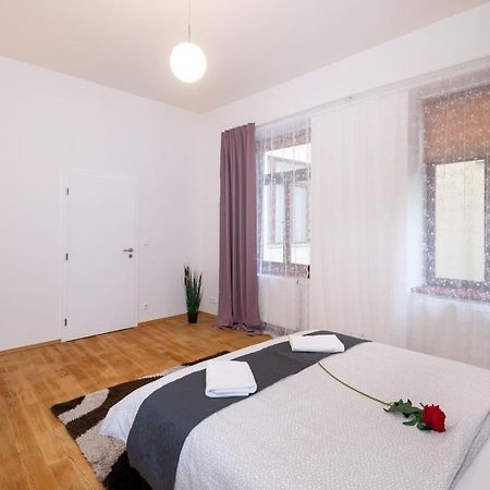 Luxury Apartment In The Center Of Praga Exterior foto