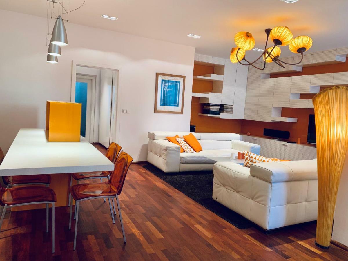 Luxury Apartment In The Center Of Praga Exterior foto