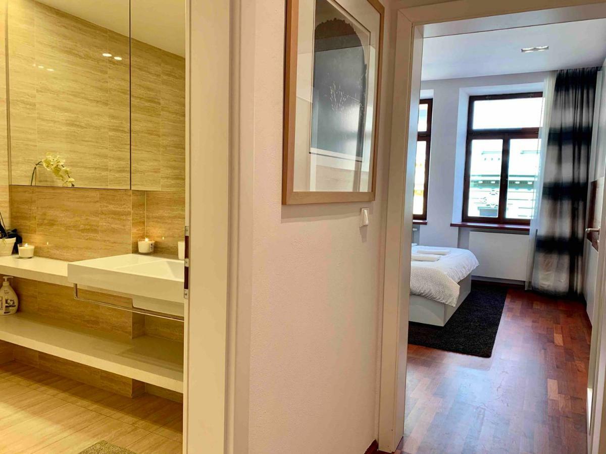 Luxury Apartment In The Center Of Praga Exterior foto