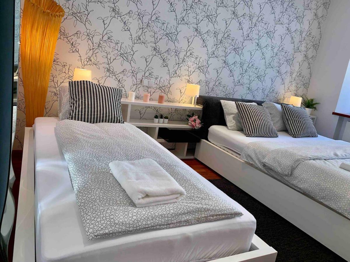 Luxury Apartment In The Center Of Praga Exterior foto